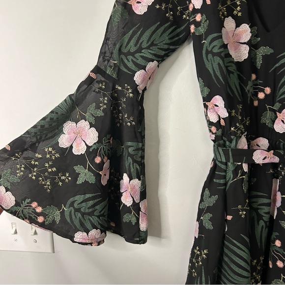 Lovers+Friends Lila Floral Print Bell Sleeve Mini Dress - Picture 3 of 6